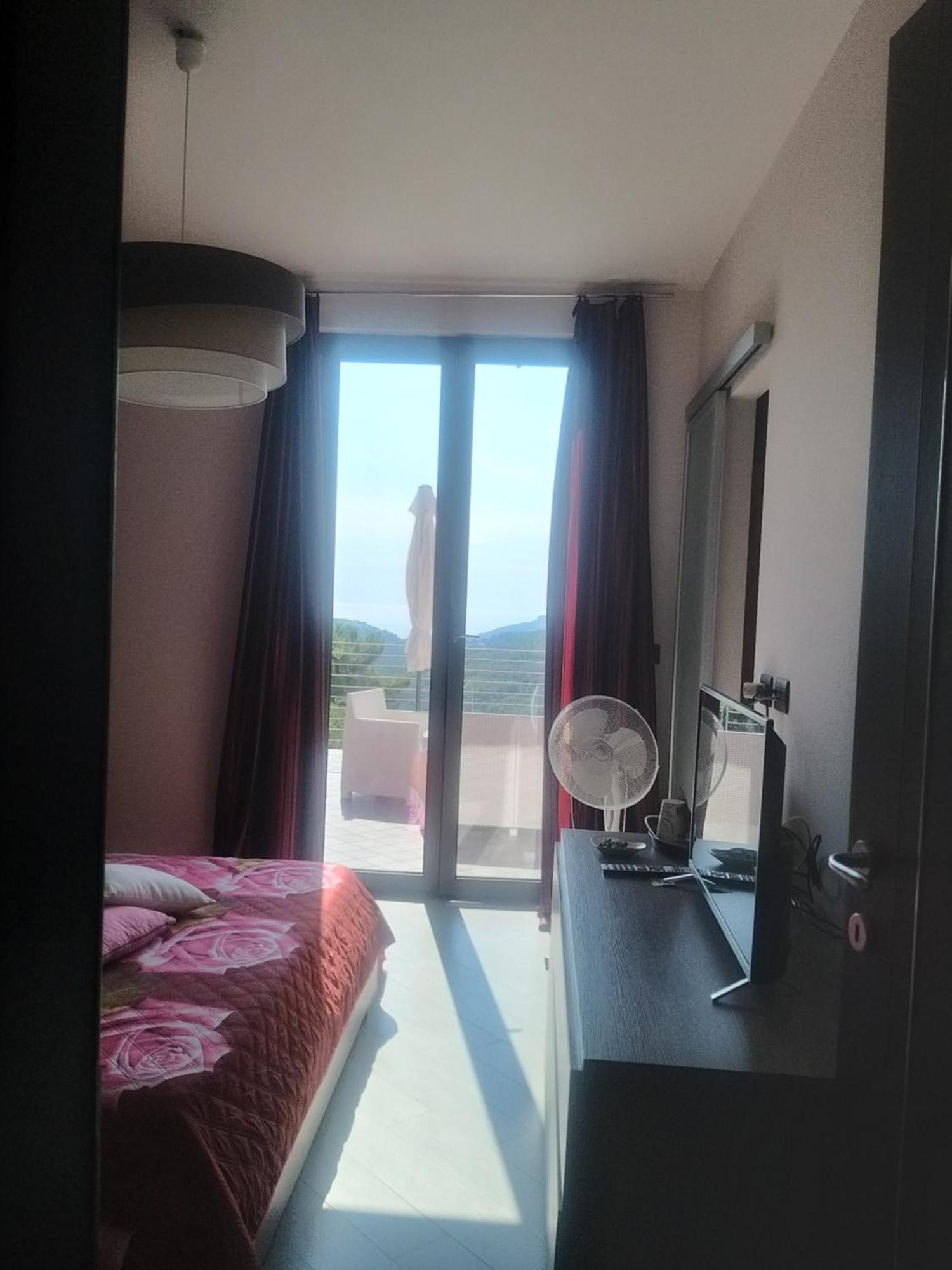 Suite Con Vista Vezzi Portio Exterior photo